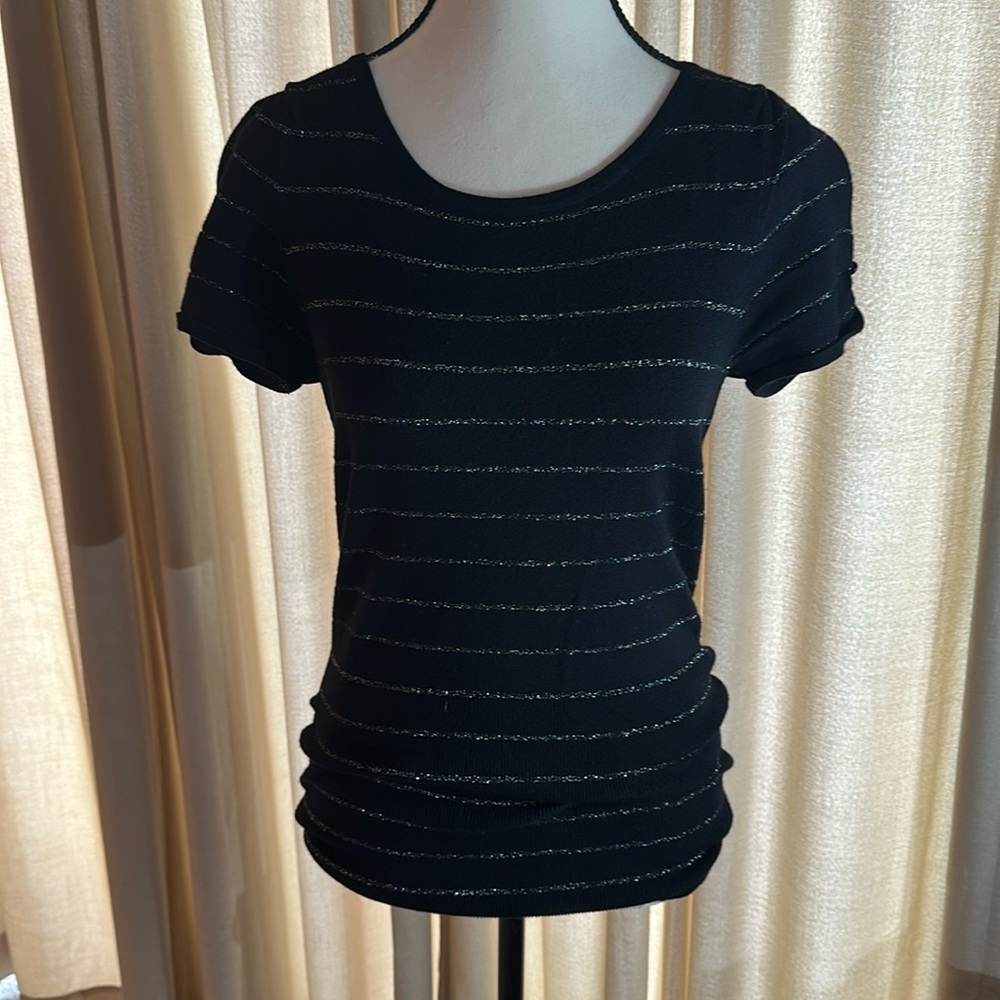 Express Black Short-Sleeve Sweater – Chic Silver Stripes & Button Detail. Small